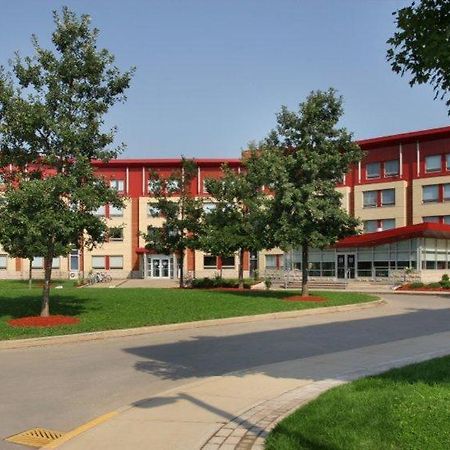 Residence & Conference Centre - Оуквил Екстериор снимка